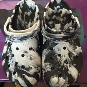 Crocs marble